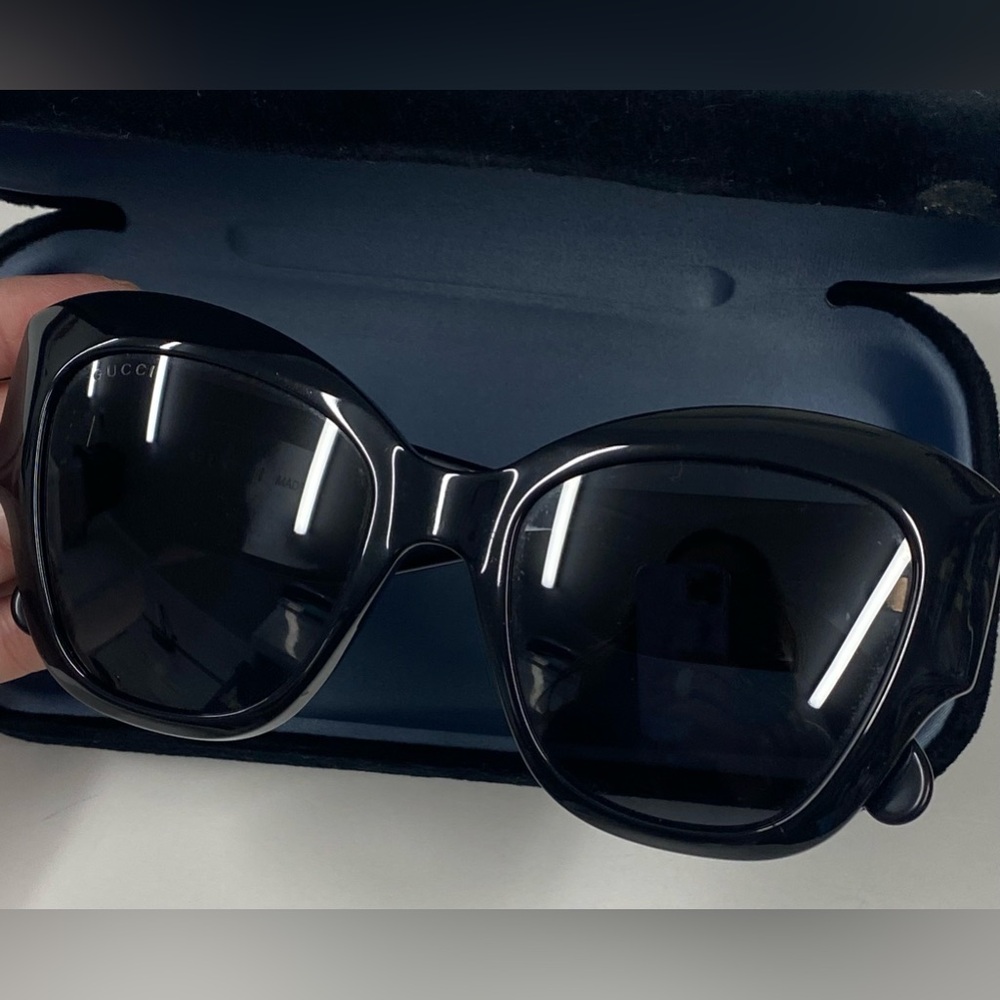 Gucci Sunglasses with Case - Picture 10 of 11